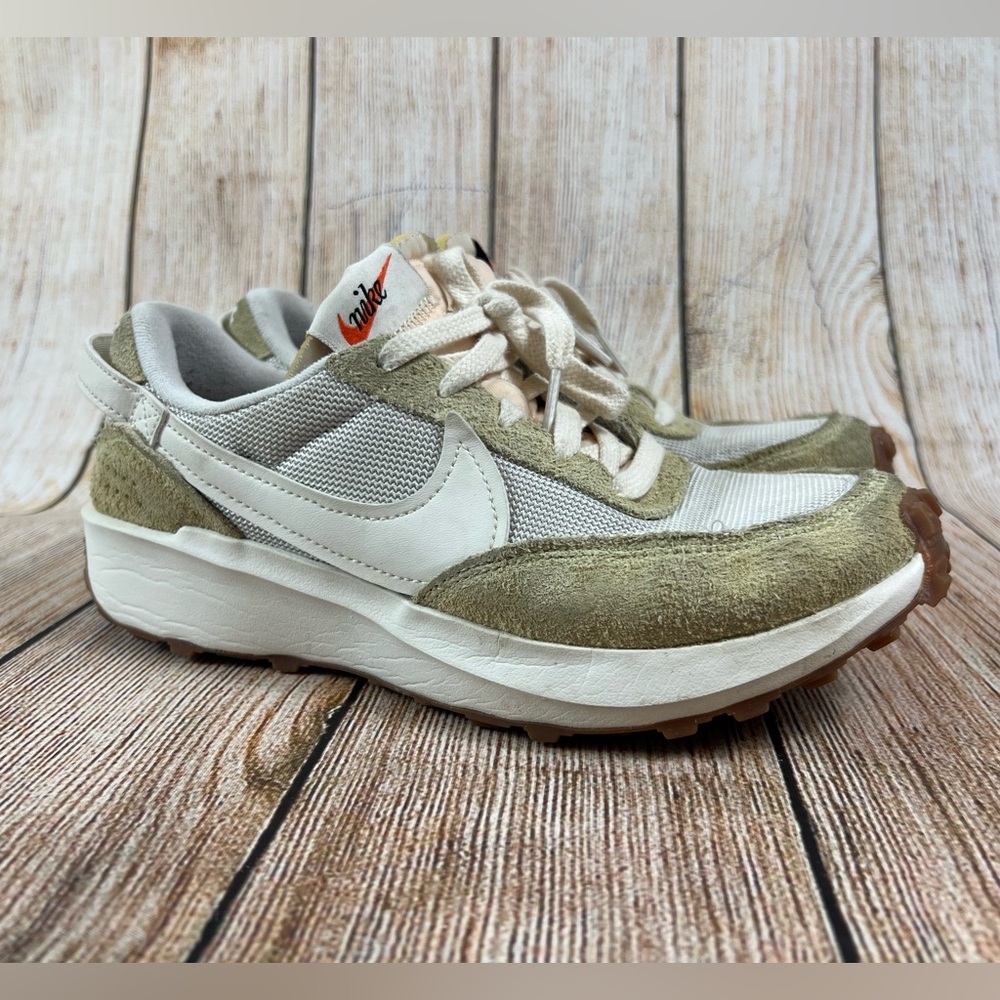 Women’s Nike Waffle Debut Size 8 Beige White Athletic Running Shoes
